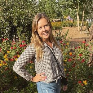 Meet your Posher, Whitney